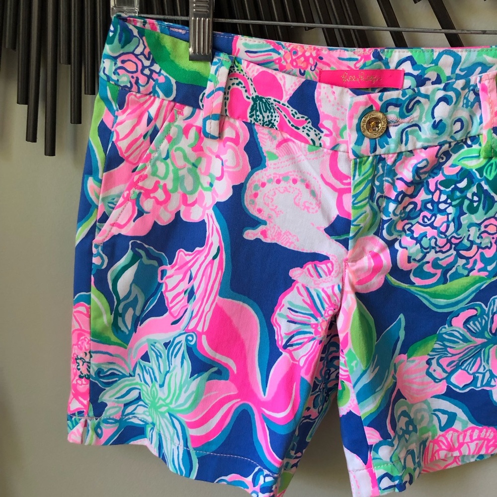 Lilly Pulitzer Bermuda Shorts NWT - Picture 2 of 7